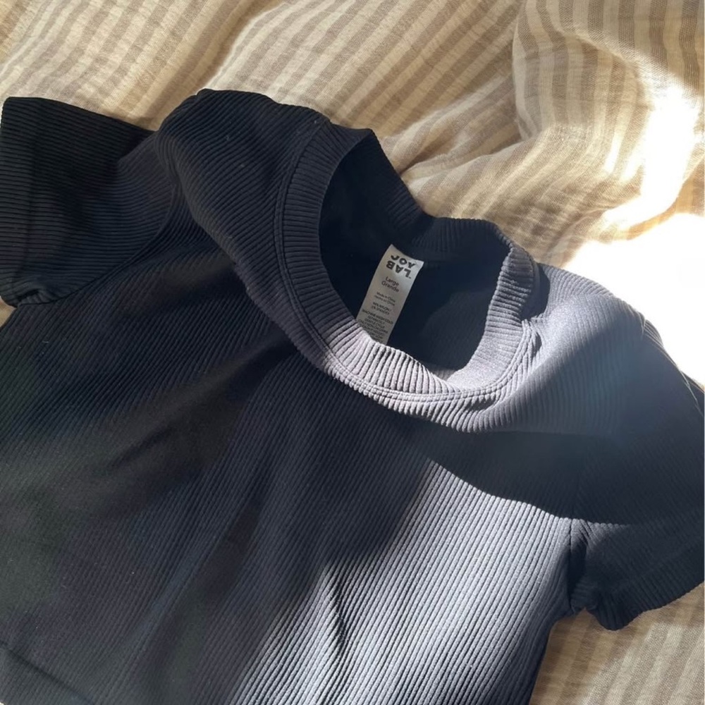 JoyLab Black Ribbed top - Picture 2 of 3